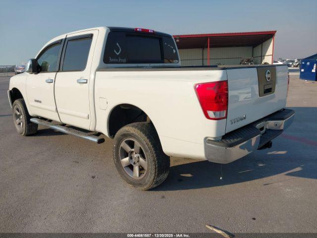 Nissan Titan Se Image 5