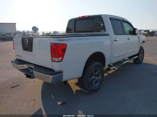 Nissan Titan Se Image 2