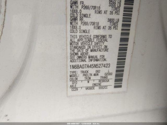 Nissan Titan Se Image 11