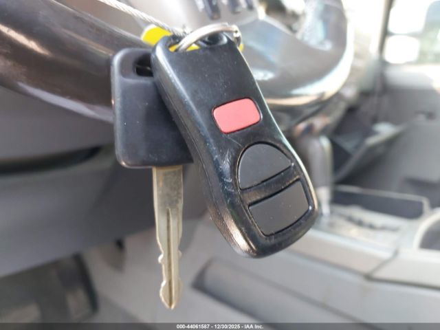 Nissan Titan Se Image 7