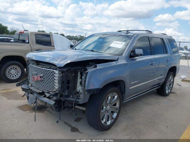 GMC Yukon Denali Image 5