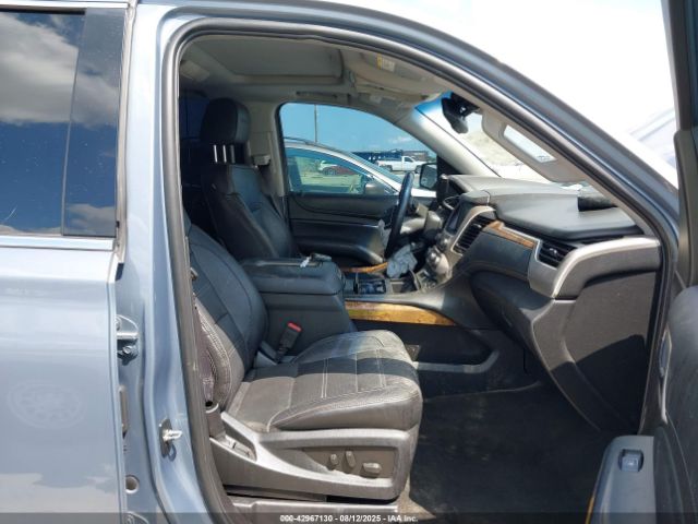 GMC Yukon Denali Image 4