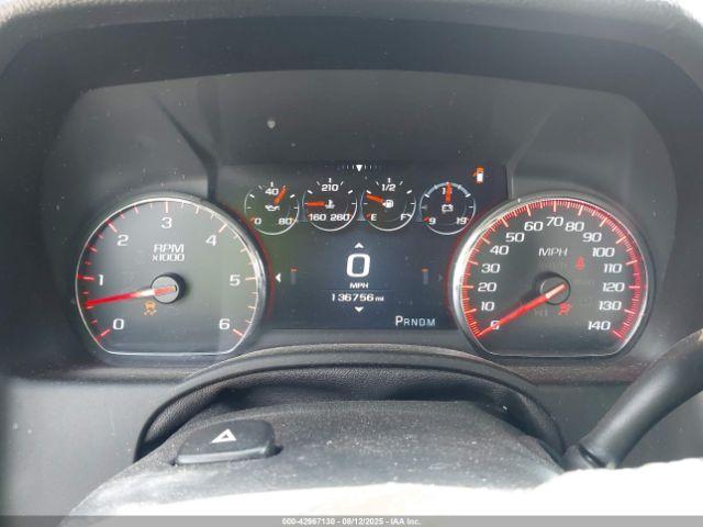 GMC Yukon Denali Image 11