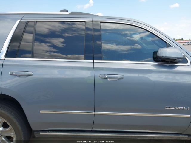 GMC Yukon Denali Image 14