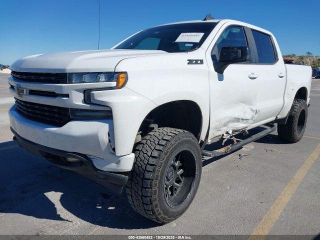Chevrolet Silverado 1500 Rst Image 3