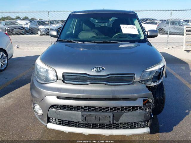 Kia Soul + Image 9