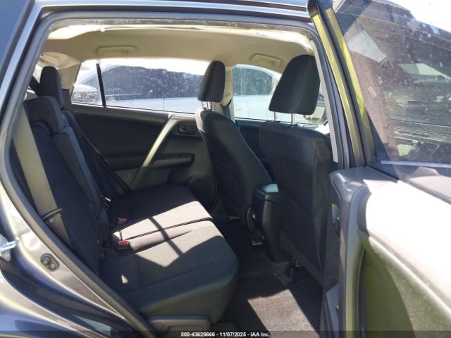 Toyota RAV4 Le Image 7