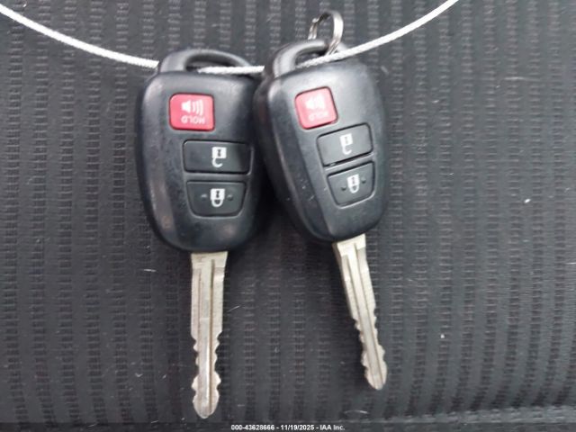 Toyota RAV4 Le Image 15