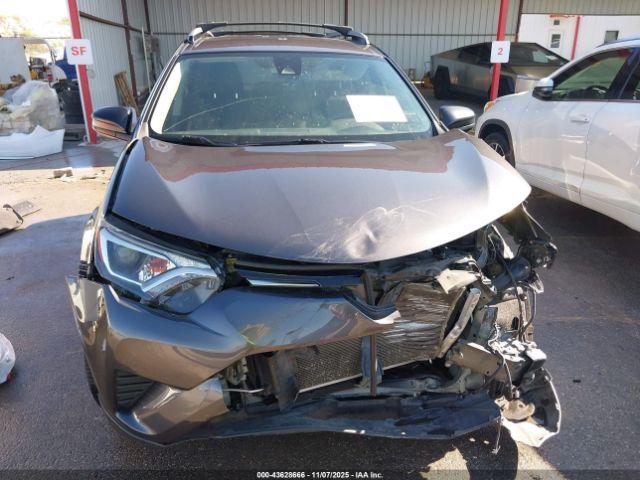 Toyota RAV4 Le Image 17