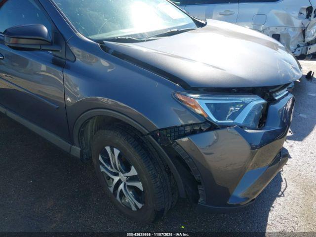 Toyota RAV4 Le Image 5