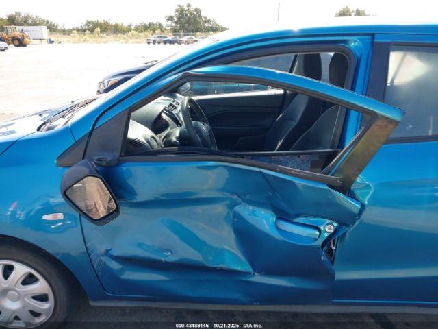 Mitsubishi Mirage Es Image 12