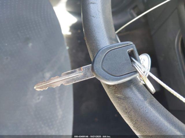 Mitsubishi Mirage Es Image 13