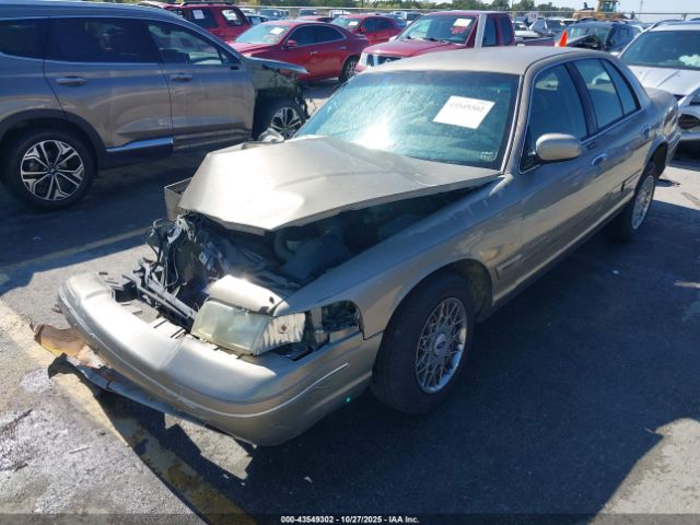 Ford Crown Victoria Standard Image 7