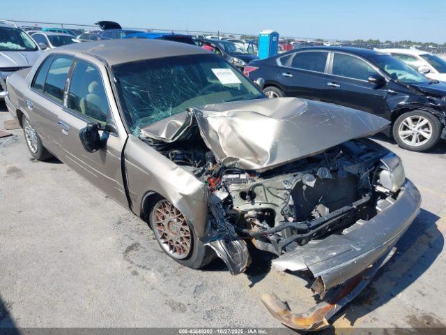 Ford Crown Victoria Standard Image 9