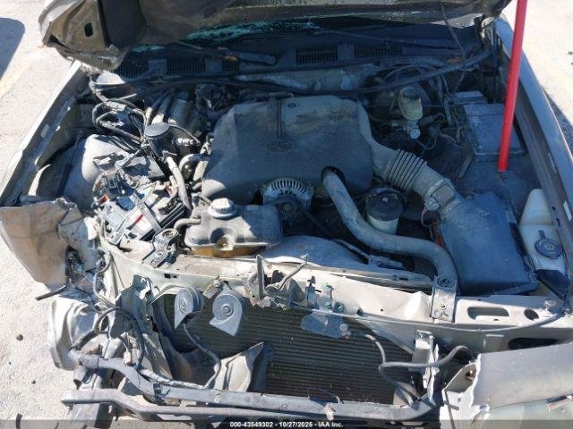 Ford Crown Victoria Standard Image 12