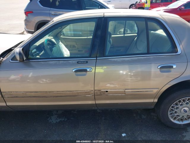 Ford Crown Victoria Standard Image 2