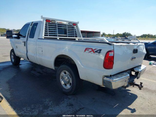 Ford F-250 Xlt Image 4