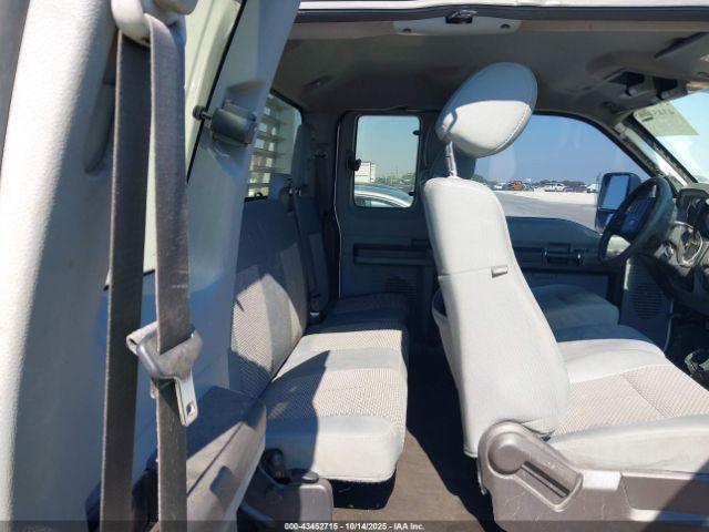 Ford F-250 Xlt Image 15