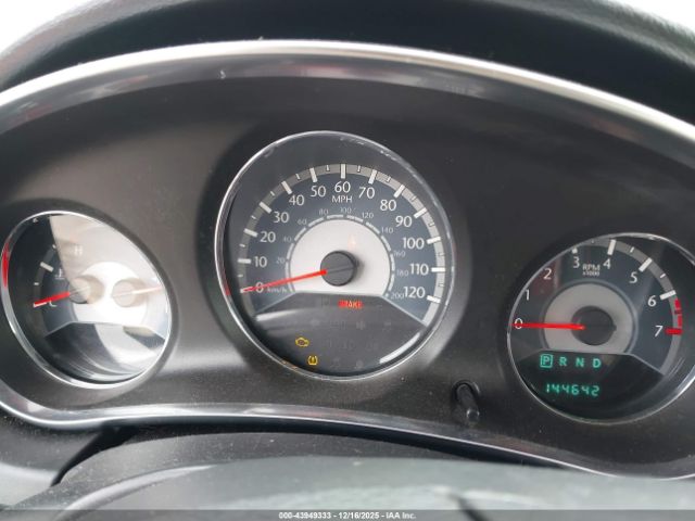 Chrysler 200 Lx Image 8