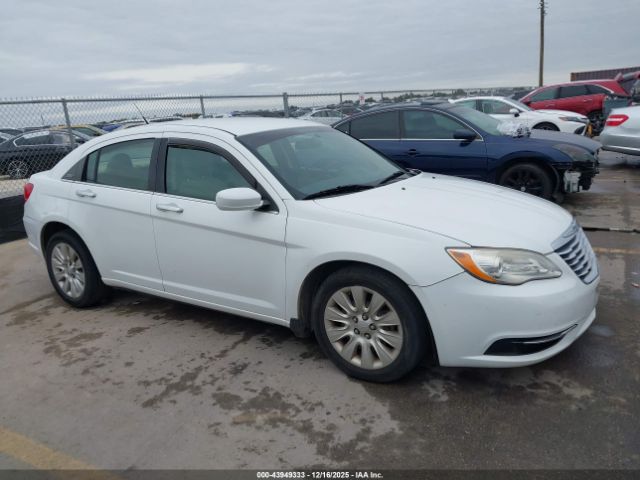 Chrysler 200 Lx Image 16
