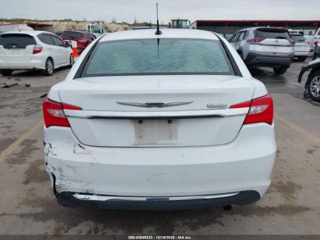 Chrysler 200 Lx Image 13