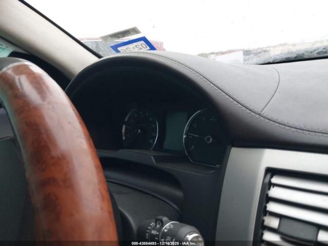 Jaguar XF Portfolio Image 13