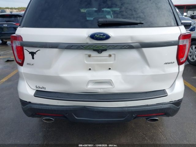 Ford Explorer Xlt Image 7