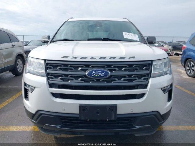 Ford Explorer Xlt Image 15
