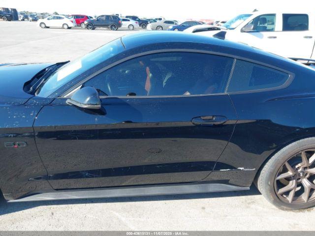 Ford Mustang Gt Premium Fastback Image 13