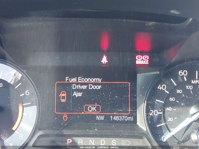 Ford Explorer Image 13