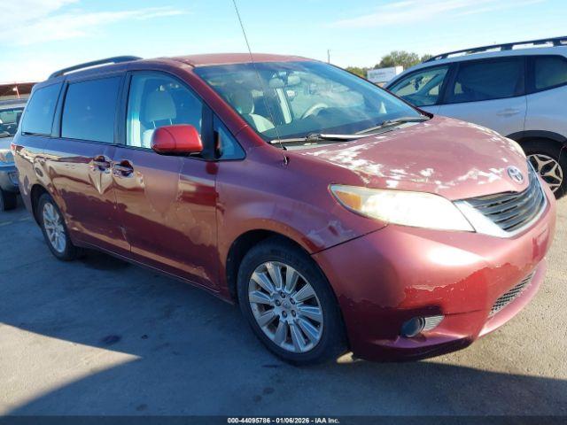  Salvage Toyota Sienna
