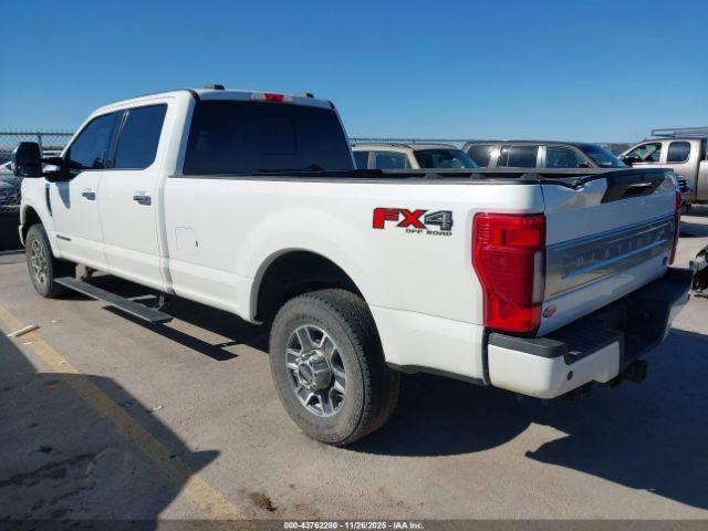 Ford F-350 Platinum Image 3