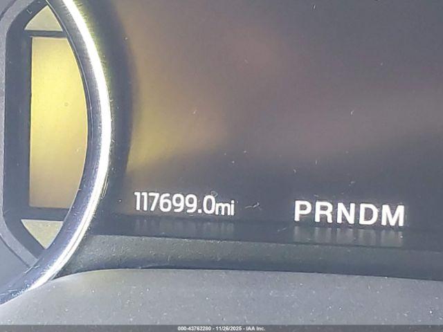 Ford F-350 Platinum Image 8