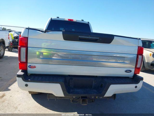 Ford F-350 Platinum Image 6