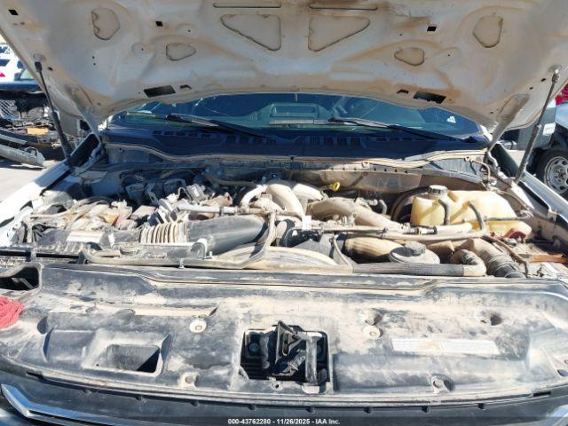 Ford F-350 Platinum Image 12