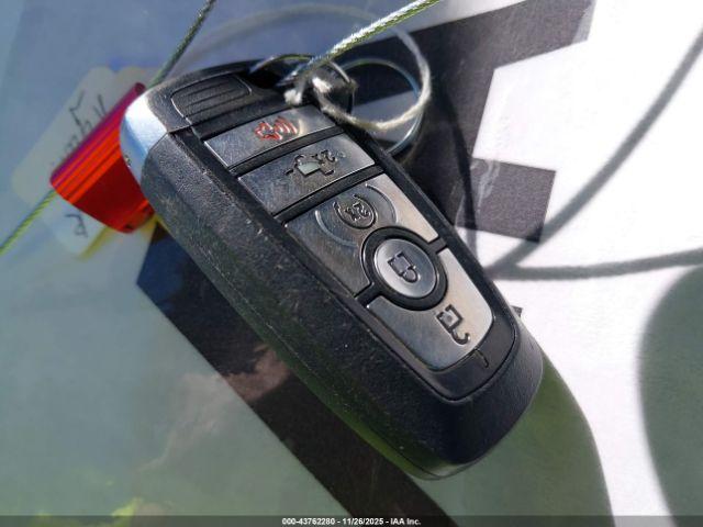 Ford F-350 Platinum Image 11