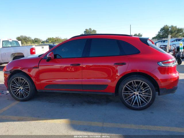 Porsche Macan S Image 11