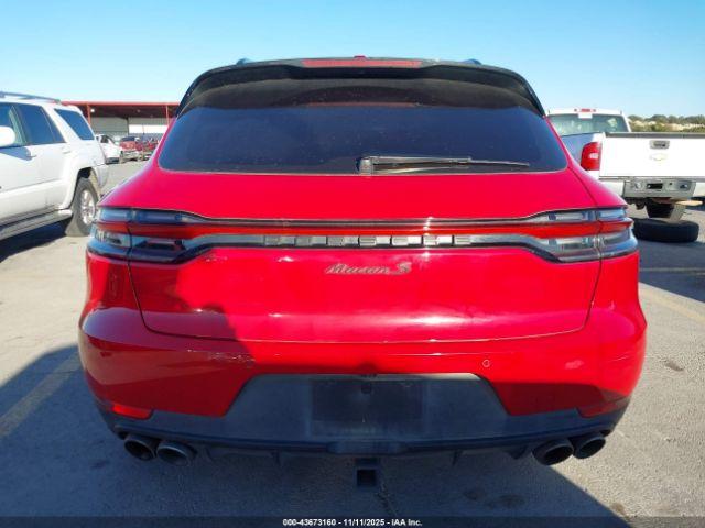 Porsche Macan S Image 17