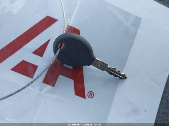 Chrysler Town & Country Touring Image 13