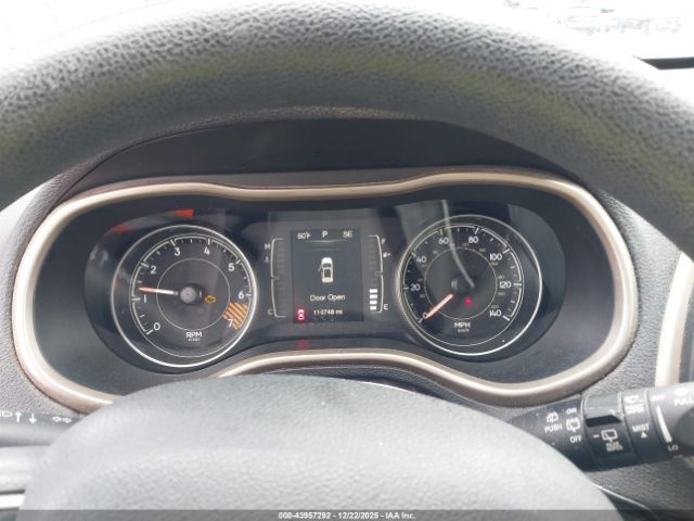 Jeep Cherokee Sport Image 5