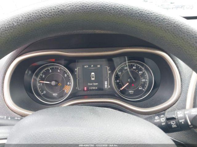 Jeep Cherokee Sport Image 5