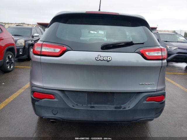 Jeep Cherokee Sport Image 14