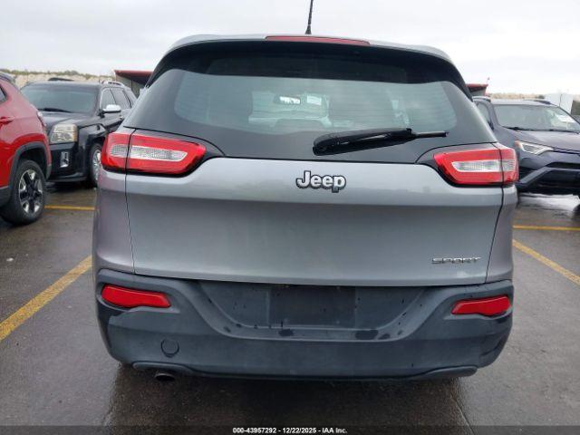 Jeep Cherokee Sport Image 14