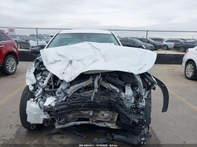 Toyota Corolla L Image 11