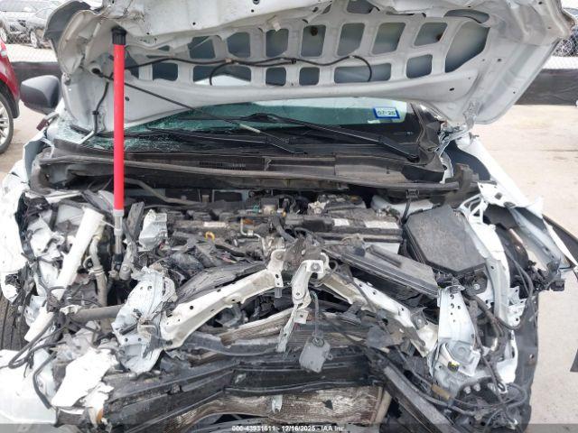 Toyota Corolla L Image 16