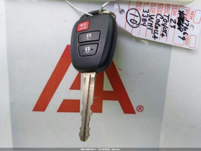 Toyota Corolla L Image 13