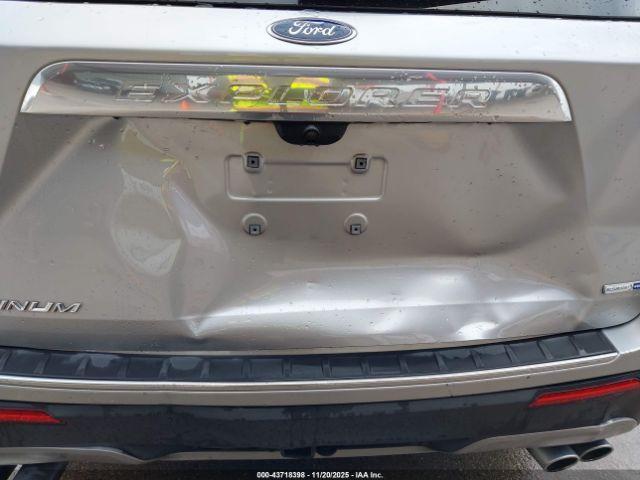 Ford Explorer Platinum Image 10