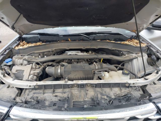 Ford Explorer Platinum Image 7