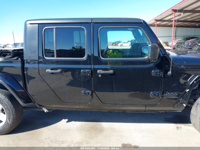 Jeep Gladiator Sport S 4x4 Image 13