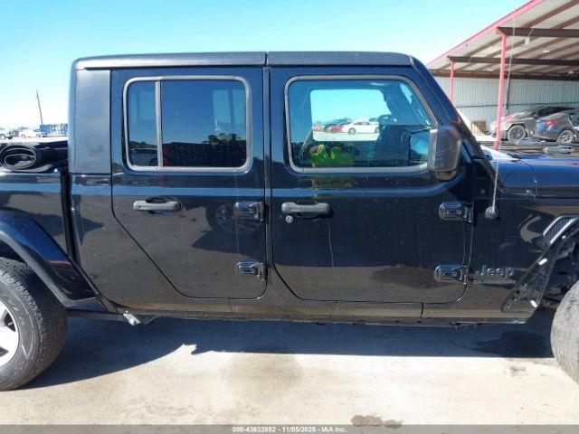 Jeep Gladiator Sport S 4x4 Image 13